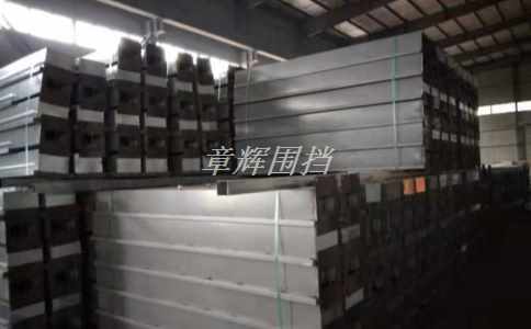 簡易圍擋在保障交通安全方面有哪些作用？（簡易圍擋在交通中的應(yīng)用價值）