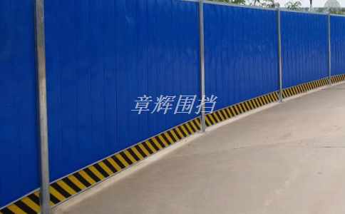 簡易圍擋在馬場或養(yǎng)殖場中的使用如何提升動物的生存環(huán)境？（養(yǎng)殖場中簡易圍擋的環(huán)境改善作用）