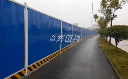 簡易圍擋在馬拉松等體育比賽中的應(yīng)用有哪些特點？（簡易圍擋在體育賽事中的使用場景）