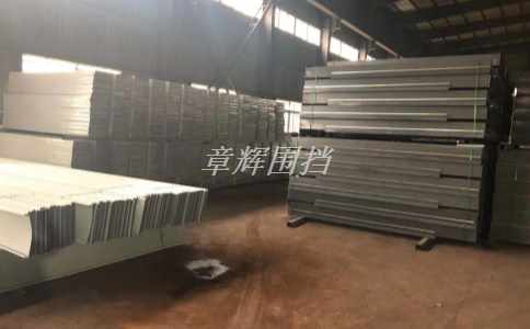 簡易圍擋在城市軌道交通系統(tǒng)建設中的使用壽命應該如何保障？（城市軌道交通系統(tǒng)中簡易圍擋的耐磨和防腐要求）