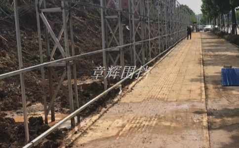 如何合理設(shè)置和管理不同類型的簡易圍擋，如臨時(shí)性、**性等？